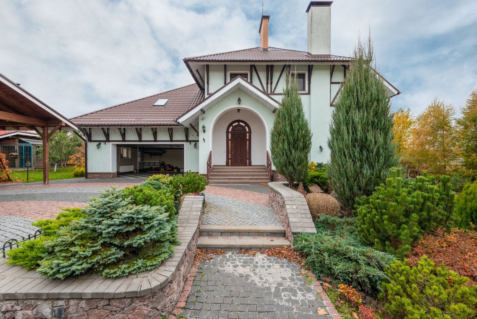 Suburban house exterior representing home equity